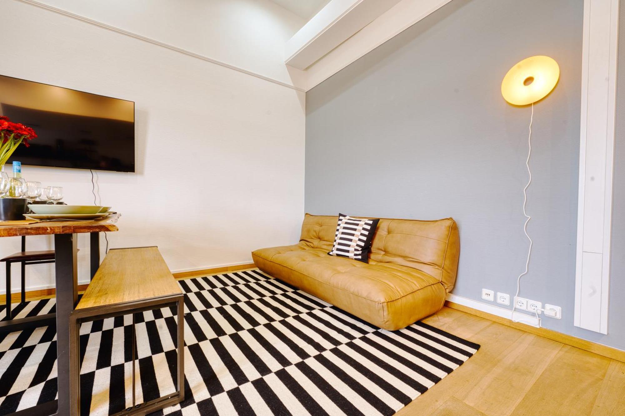 Big Urban Loft - Bis Zu 20 Personen - 180qm - 180 Grad Skyline Balkon Appartement